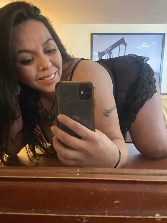 Escort Esmeeplease in Bakersfield, CA