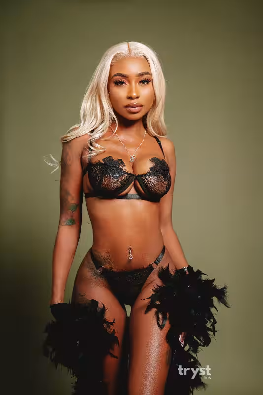 Escort Mya in Minneapolis, MN