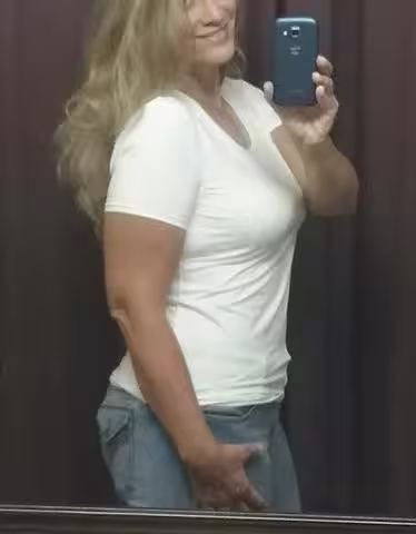 Escort Kendall Snow in Milwaukee, WI
